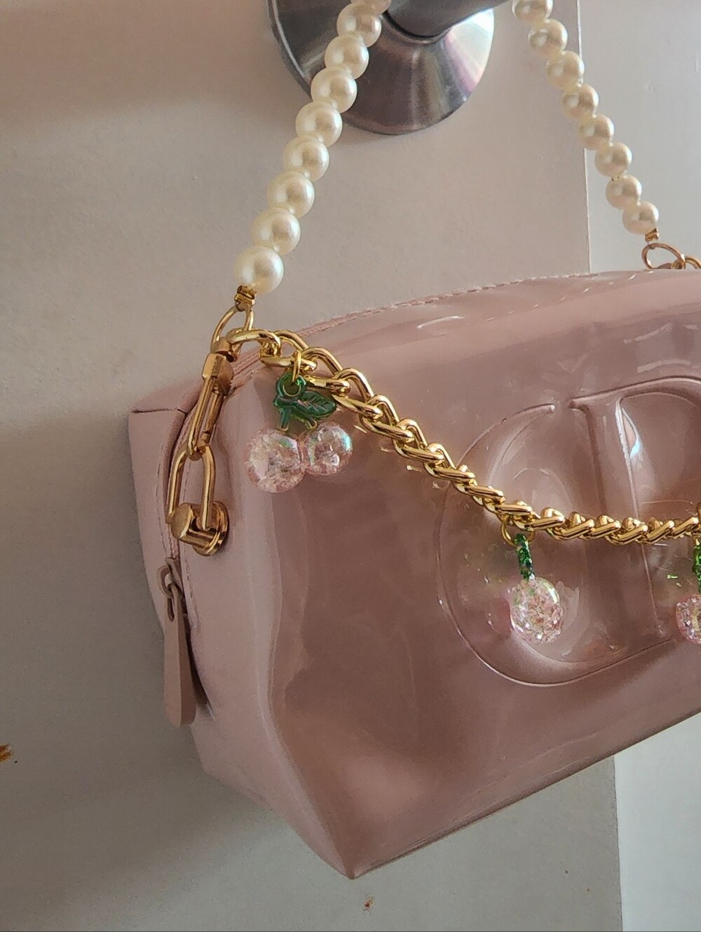 Dior Light Pink Patent CD logo Zip Pouch Clutch Bag With Pearl Gold Chain Strap - Picture 7 of 10